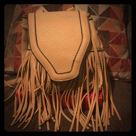 Tan boho tassel crossbody bag! - Picture 1 of 4